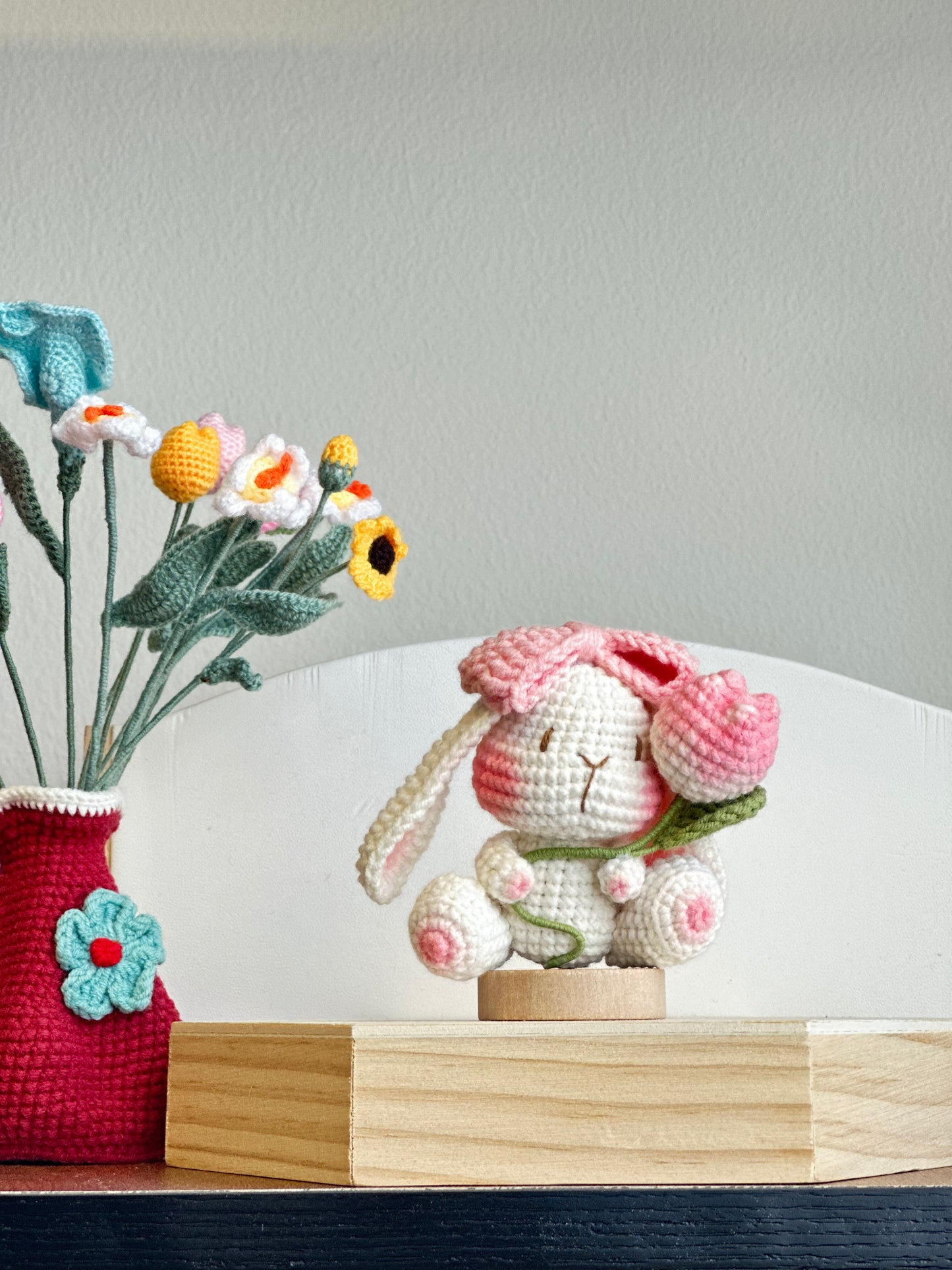 Crochet Bunny with tulip