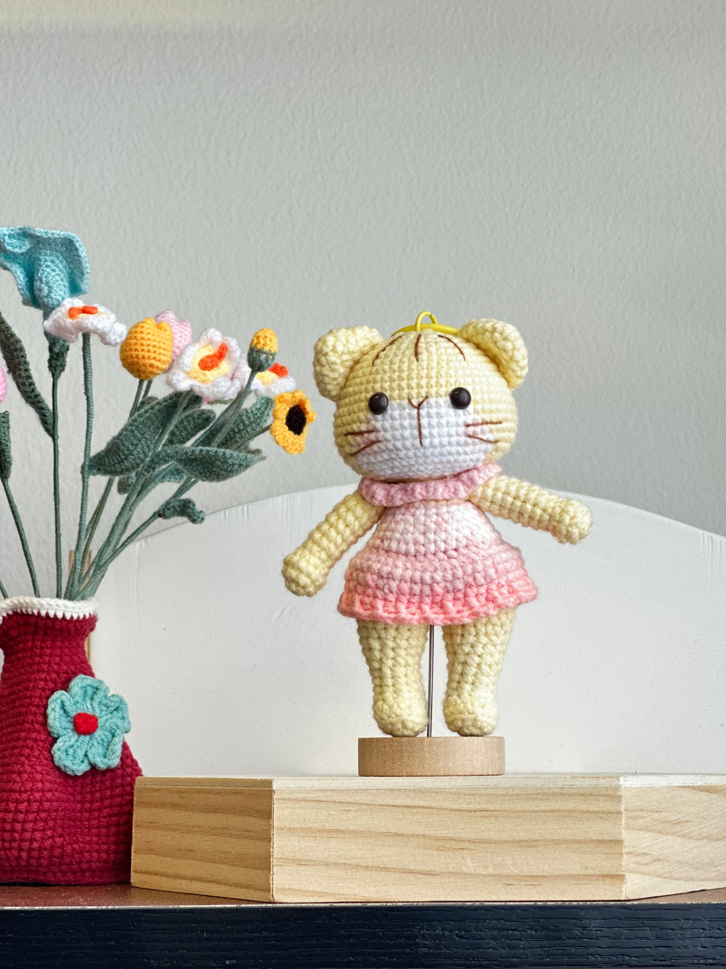 Crochet Cat in Dress